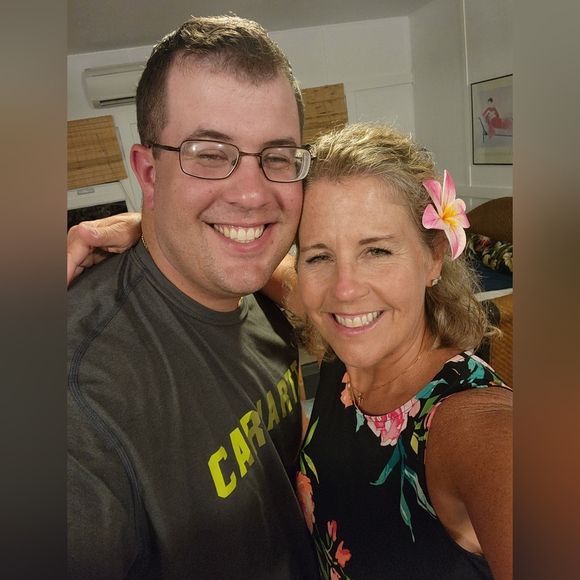 Meet your Posher, Lori - Picture 2 of 3